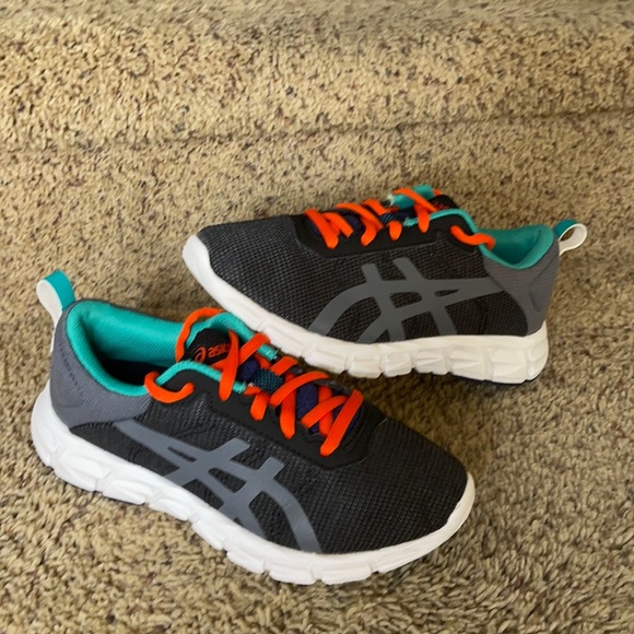 Asics Other - ASICS
Gel-Qunatum Lyte Sneaker Gray Size 2
